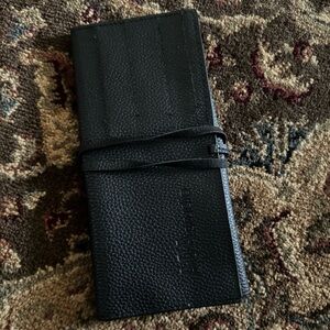 Travel wrap for makeup brushes